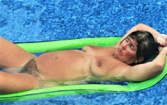 Chubby Bitch in Pool