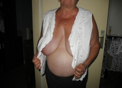 Housewife showing her big breasts - N