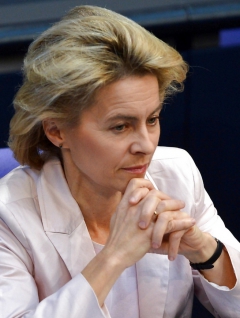 Ursula von der Leyen - CDU-MILF - N