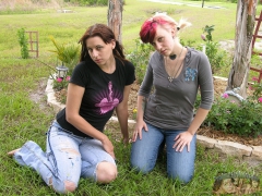 2 Amateur Punk Emo Teen Girls Spread Asses - N