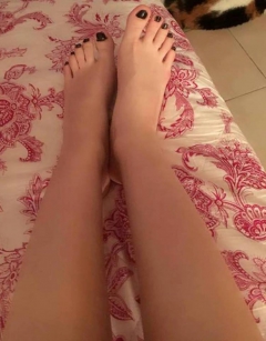 katy's super sexy legs - N