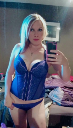 Big tits on this blonde milf - curvy mature snapchatter - N