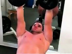 bareback-fucking-in-the-gym