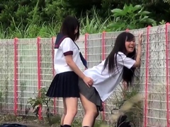 japanese-teens-pissing