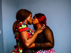 nigerian-lesbian-hot-secret-makeout-affair