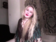 Glitter Goddess – Deep Mesmerism – Video With Glitter