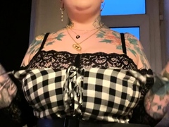Fat BBW with big boobs masturbating and squirtin on cam